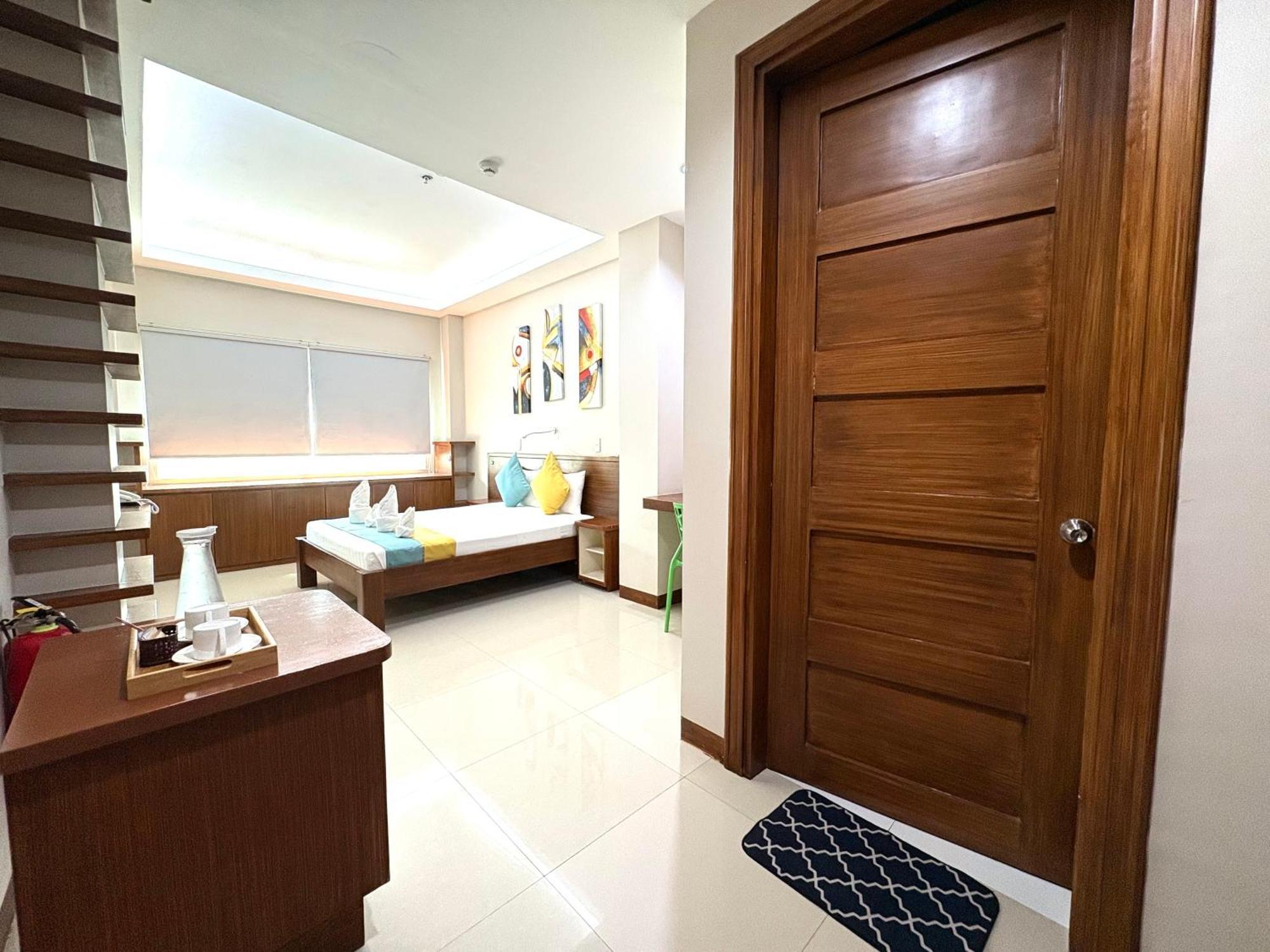Sunburn Suites And Rooftop Bar Coron Exterior foto